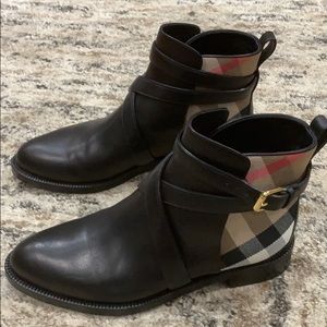 Burberry boots